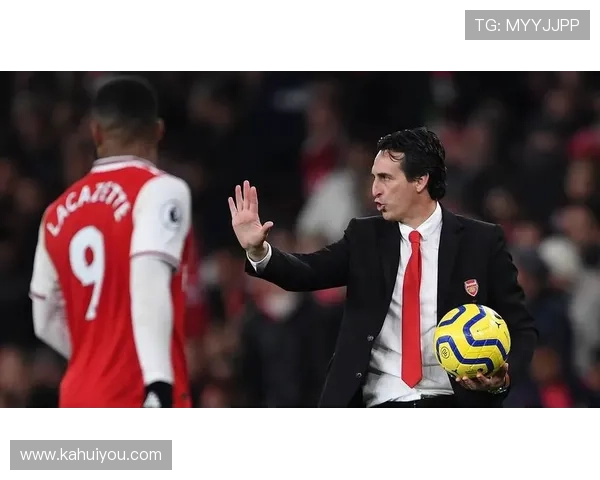 维拉困局:埃梅里烦恼与高额引援警示 维拉困局:埃梅里烦恼与高额引援警示